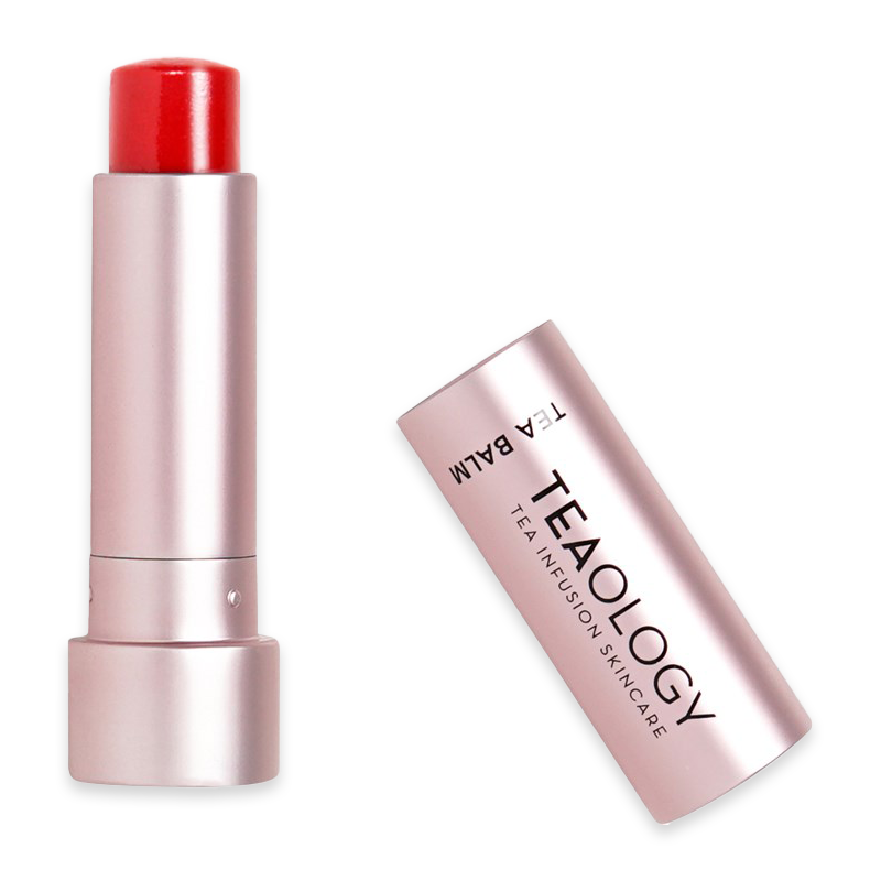 TEAOLOGY Cherry Tea Lip Balm in rosafarbener Hülse, geöffnet mit abgenommenem Deckel.